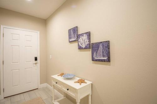 Luxury Beach House - OCEAN VIEW - Game Room - 3 BR in Daytona Beach Shores, USA