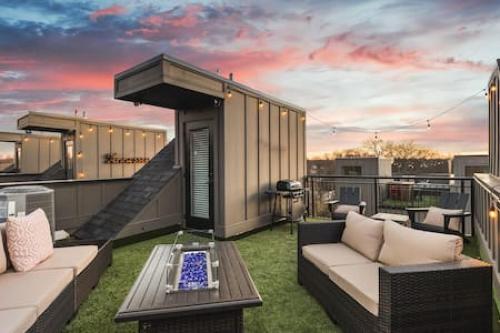 Spacious Home with Large Patio Rooftop Deck and Garage in Nashville, USA