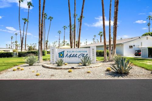 Palm Spring Mid-Century Home! - image 4