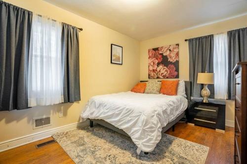 Beautiful House 15 mins. from downtown WI-FI in Richmond, USA