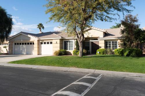 Serenity Oasis Luxurious Indio Retreat W- Private Pool in Indio, USA