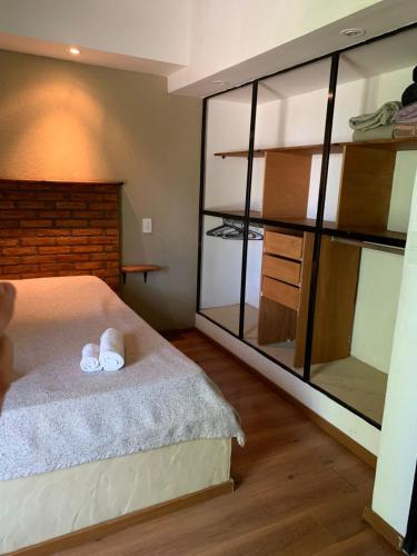 One-Bedroom Bungalow image 10
