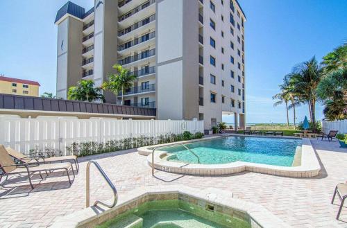Beachfront Bliss Spacious Serenity In Fort Myers Beach