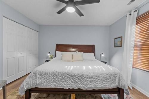 Beautifully updated home! Near downtown & NC State in Raleigh, USA