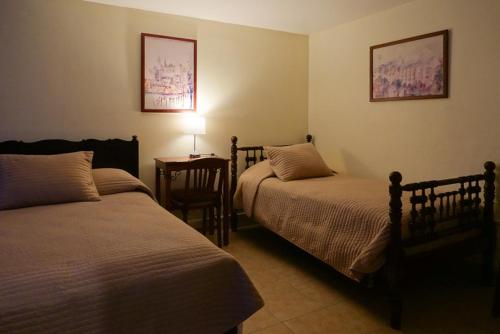 1 double bed, 2 twin beds