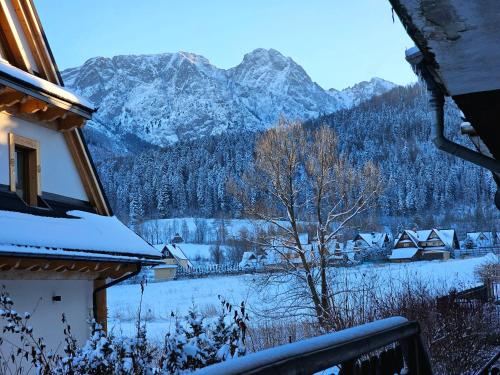 Apartament Rodzinny Tatra Giewont View Skibówki 11A by RentiloPL, Zakopane