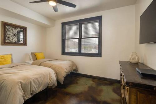Luxury Downtown Rental Pet Friendly - La Dolce Vita Villas #7 in Moab, USA