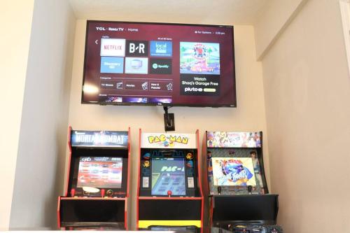 Cowboy Den-Hot Tub-Game Room-Pet Friendly-No Pet Fees!