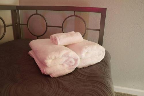 Cowboy Den-Hot Tub-Game Room-Pet Friendly-No Pet Fees!