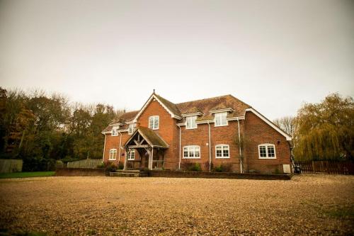 Langford farmhouse - Luxury 4bd, hot tub, cinema, 10 acres