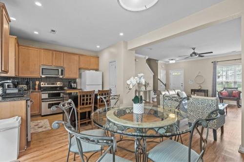 Peaceful, townhome in Hope Valley Farms in Sayward Drive