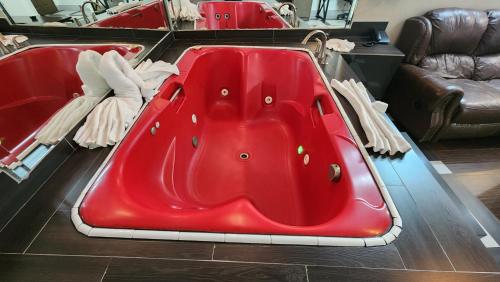 Scottish Inn & Suites Sam Houston Parkway - 온수 욕조