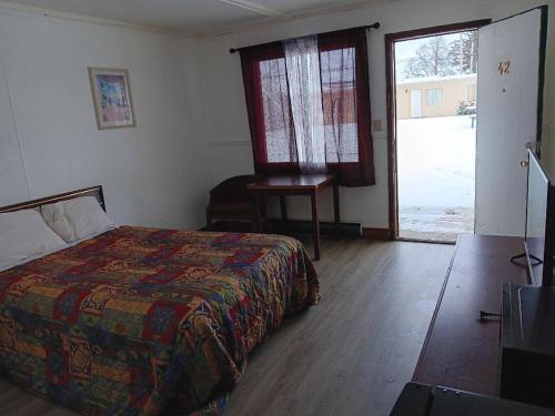 . Country Hearth Inn