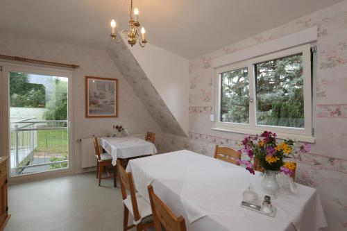 المرافق, Pension Clajus in Ettersbergsiedlung