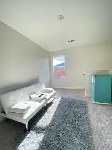 Cozy modern retreat 20 minutes from Downtown dallas Spacious fresh in Glenn Heights, USA