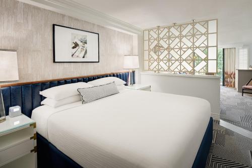 Le Parc Suite Hotel - image 3