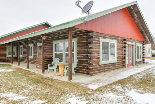 Charming Duplex with Patio 12 Mi to Grand Targhee!