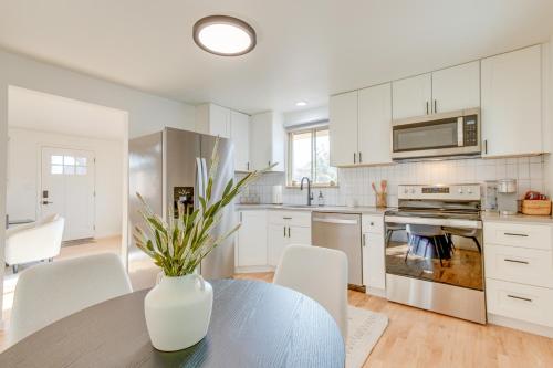 Pet-Friendly Arvada Home about 12 Mi to Red Rocks! in Arvada, USA