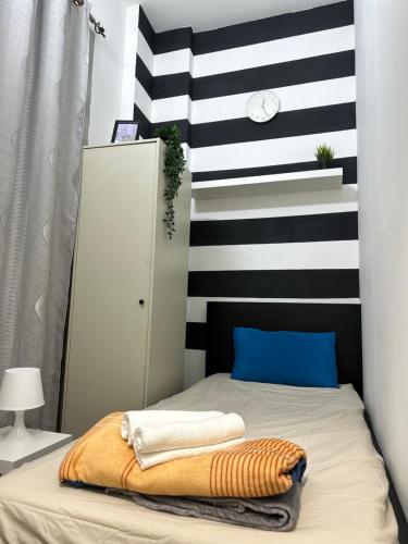 Fancy Partition Room Near Mashreq Metro / SZ Road, Dubai (foto 10)
