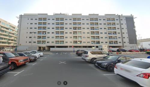 Fancy Partition Room Near Mashreq Metro / SZ Road - image 10