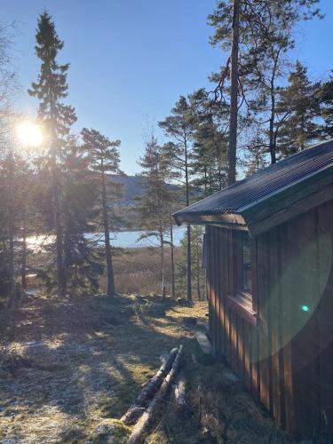 Typisk norsk off-grid hytte opplevelse