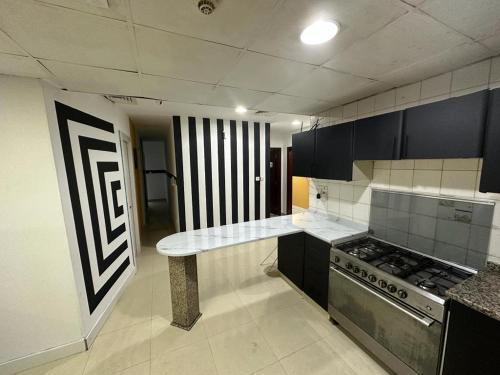 Comfortable Partition Room Near Mashreq Metro - image 11