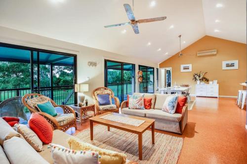 Valley Views Lodge- Country home in Port Douglas