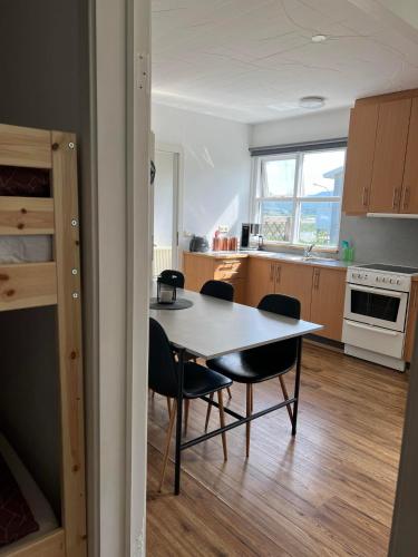 Kitchen, Lakeside Apartments in Fellabaer