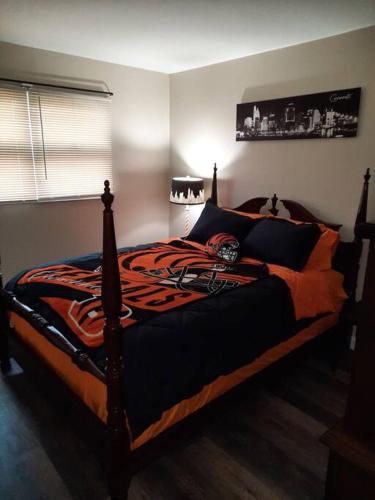Cheerful 4- bedroom Home with jacuzzi bathtub in Batavia, USA