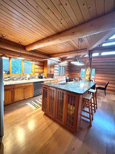 Chapel Forest Cabin in Munising Township (MI)