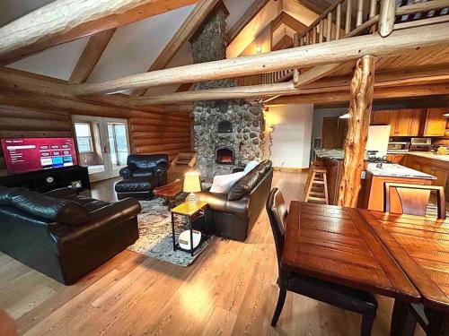 Chapel Forest Cabin in Munising Township (MI)