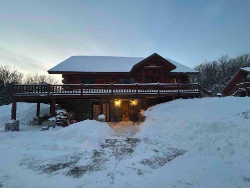 Chapel Forest Cabin in Munising Township (MI)