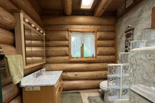 Chapel Forest Cabin in Munising Township (MI)
