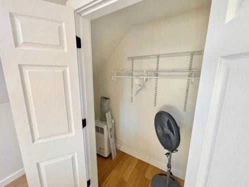 Quiet Family Friendly Home w/ Backyard [Owls Nest]