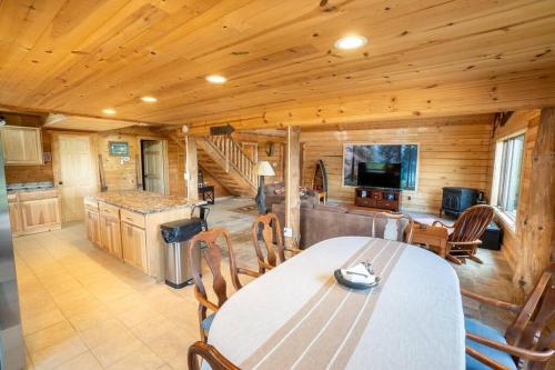 Keystone Lodge - Private Log Home