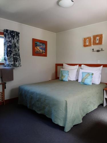 Eden's Edge Lodge - Accommodation - Motueka