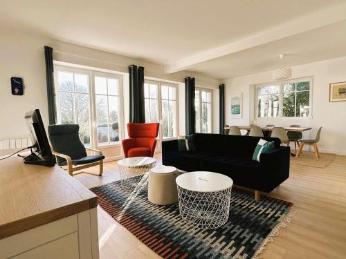 Maison rénovée avec jardin, proche plage Kerleven, 8 pers, Golf Cornouaille à 1.8 km - FR-1-481-153 – khách sạn tại Kertouez