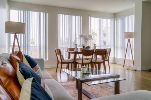 Panoramic Wonder 2BR/2BA