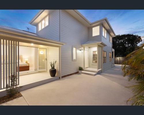 Ocean Lake Oasis in Terrigal