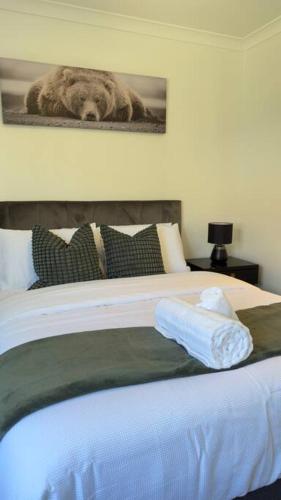 Stylish modern 2 BR in Lawson
