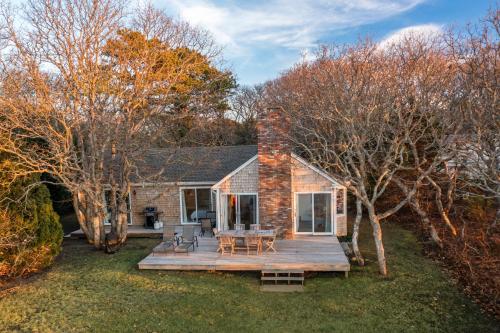 Private Beach Waterfront Oak-Bluffs Family Cottage in Oak Bluffs, Vereinigte Staaten von Amerika