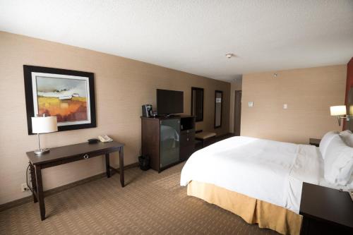 Holiday Inn Express Hotel & Suites Chatham South, an IHG Hotel