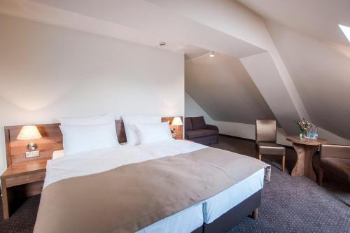 Hotel Gem - image 3