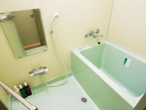 room detail thumbnail 2