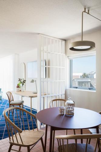 Home Suite Hotels Sea Point - image 12