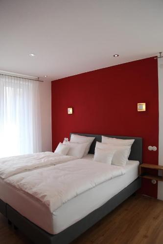 Double Room - Red