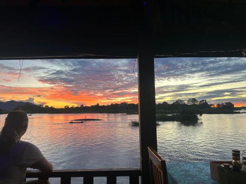 Allnew bangalow Riverside in ミャンコン