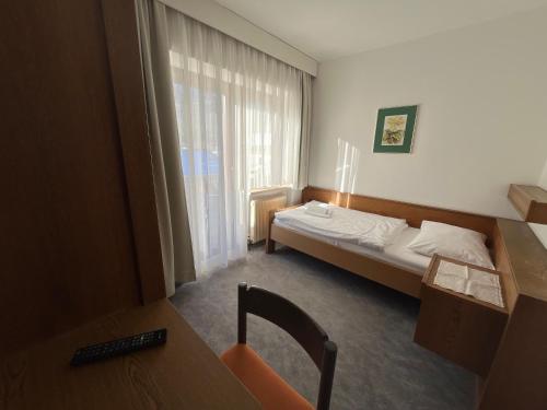 1 twin bed