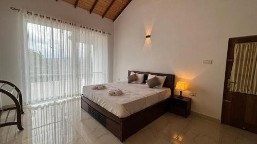 Superior King Room image 4