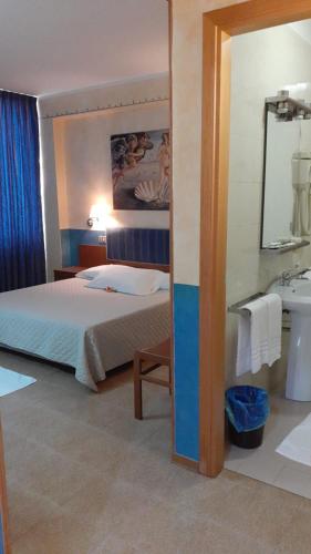 Deluxe Double Room with Extra Bed